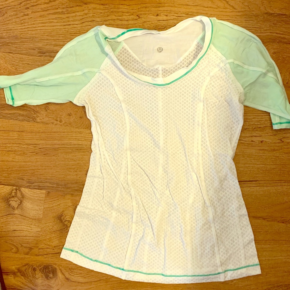 Lululemon top
